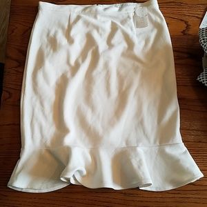 Flounce knee lined skirt